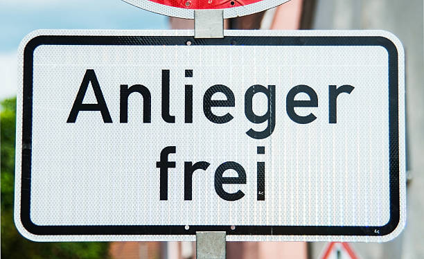 istock Residents free german traffic sign 181064710