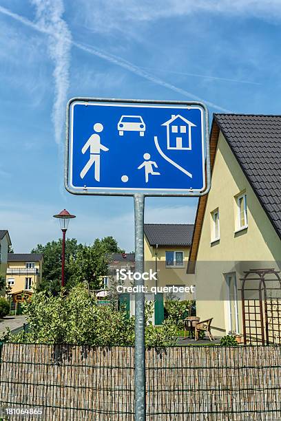 Verkehrruhige Umgebung In Deutschland Stockfoto und mehr Bilder von Auto - Auto, Blau, Deutschland