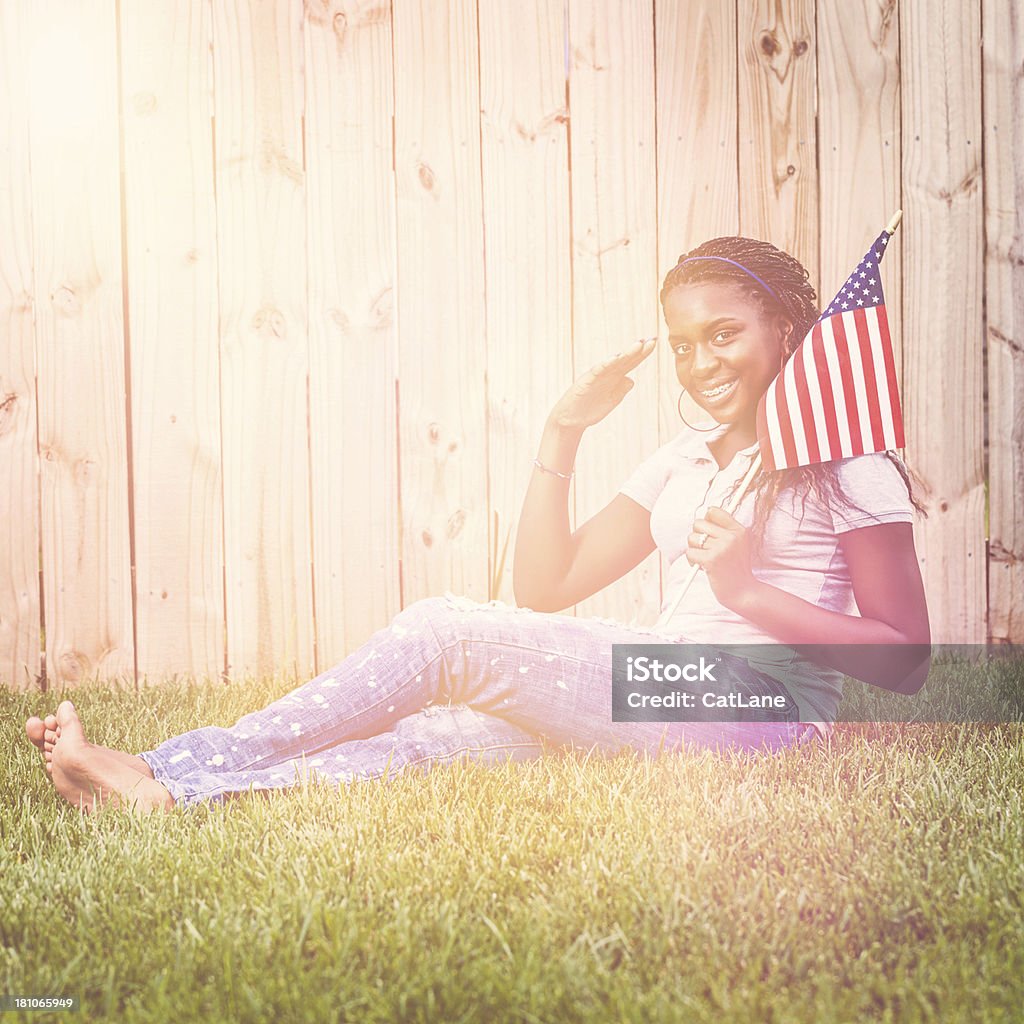 Patriotique Teen fille avec drapeau américain - Photo de 14-15 ans libre de droits