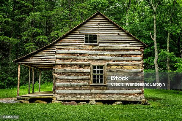 Zabytkowy Pioneer Kabina W Gór Smoky Mountains - zdjęcia stockowe i więcej obrazów Appalachy - Appalachy, Budowla mieszkaniowa, Budynek z zewnątrz