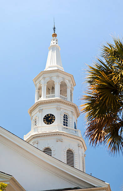 chiesa di st. michael a charleston, carolina del sud - day vertical palmetto south carolina foto e immagini stock