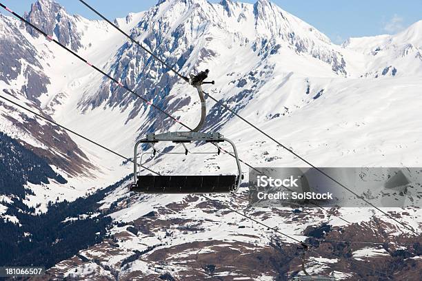 Foto de Teleférico De Ski e mais fotos de stock de Alpes europeus - Alpes europeus, Alpes franceses, Azul