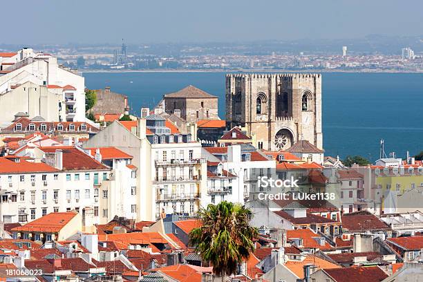 Foto de Catedral De Lisboa e mais fotos de stock de Alfama - Alfama, Anos 1100, Capitais internacionais