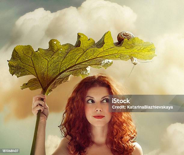 Foto de Retrato De Verão Com Caracol e mais fotos de stock de Surrealismo - Surrealismo, Surreal, Curiosidade