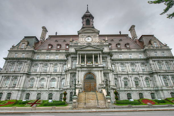 hotel de ville - rathaus von montréal stock-fotos und bilder