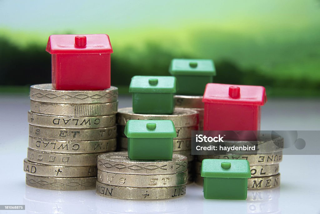 Los precios ahorros e inversiones casa - Foto de stock de Casa libre de derechos