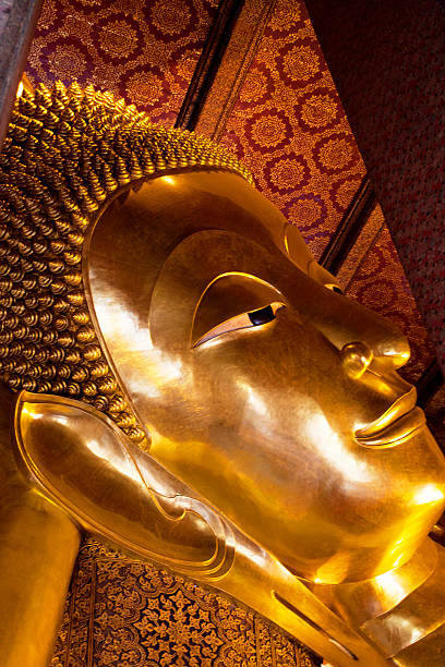 istock Head of reclining buddha 181069109