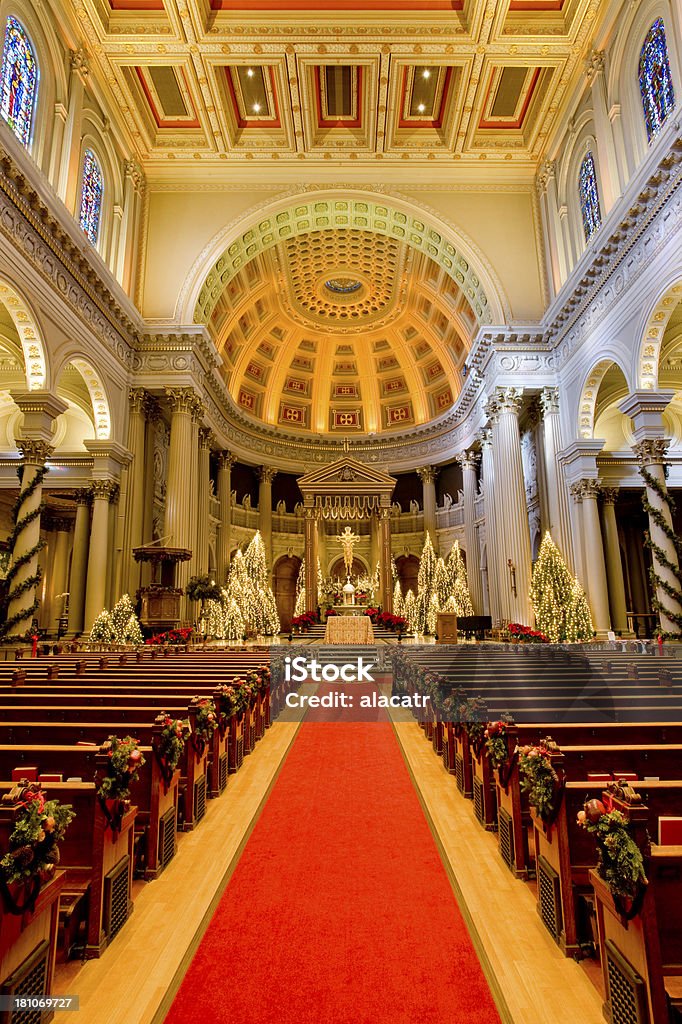 Cathédrale, décoré pour Noël - Photo de Église libre de droits