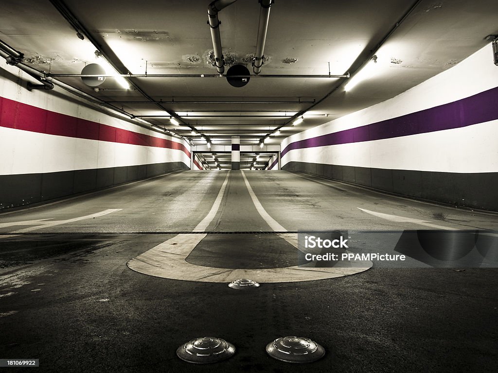 Garagem de estacionamento - Foto de stock de Círculo royalty-free