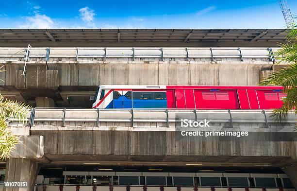 Stacji Kolejki Napowietrznej Bts Skytrain W W Bangkok - zdjęcia stockowe i więcej obrazów Elektryczność