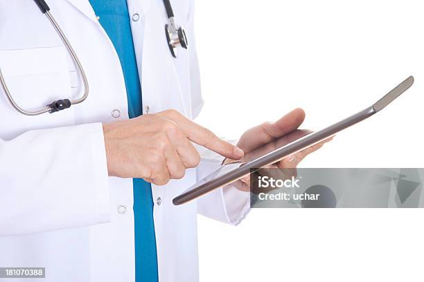 医師タッチスクリーンのタブレットを - エレクトロニクス産業のストックフォトや画像を多数ご用意 - エレクトロニクス産業, コミュニケーション, コンピュータ
