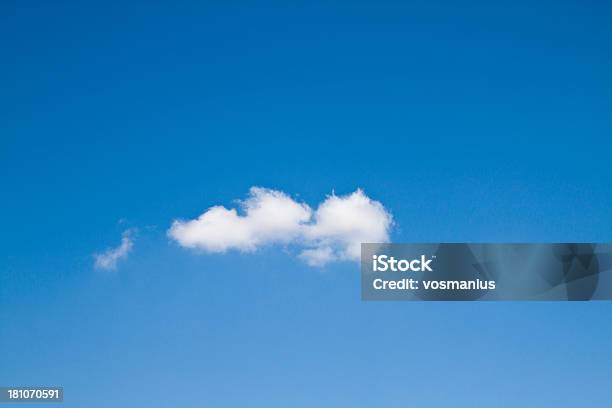 Meraviglioso Cielo Blu - Fotografie stock e altre immagini di Ambientazione esterna - Ambientazione esterna, Ambientazione tranquilla, Bianco