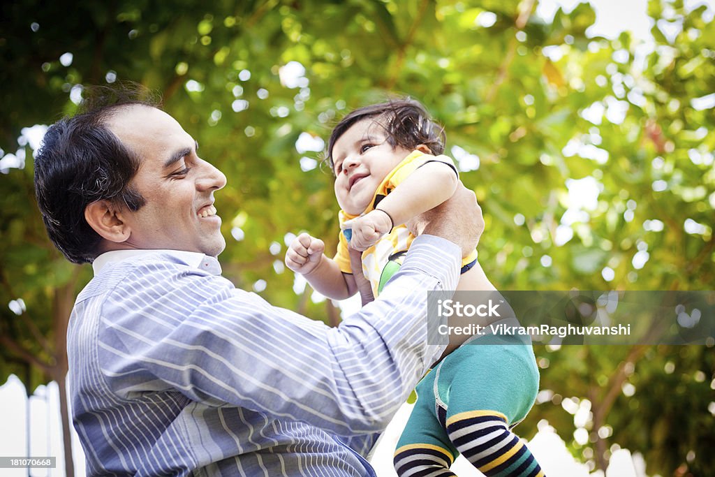Joyeux père et fils indien - Photo de Père libre de droits