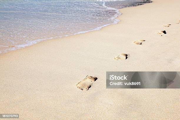 Impronte Sulla Spiaggia - Fotografie stock e altre immagini di Acqua - Acqua, Ambientazione esterna, Asia