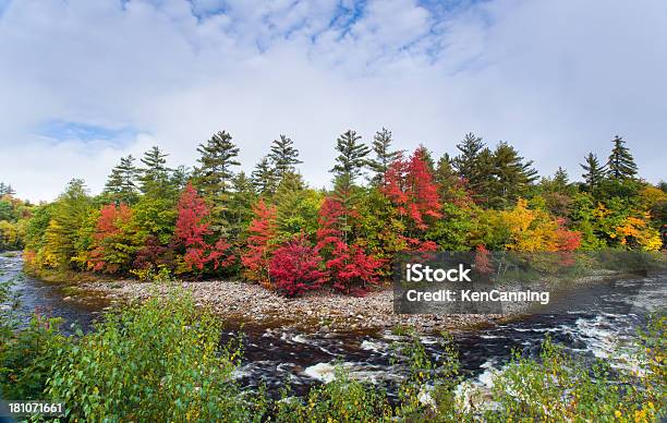 Herbst New England River Stockfoto und mehr Bilder von Amerikanische Kontinente und Regionen - Amerikanische Kontinente und Regionen, Appalachen-Region, Bach