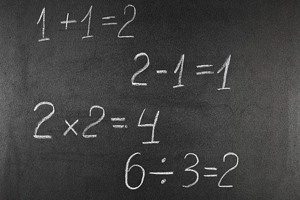 aritmética de primaria - simplicity mathematics mathematical symbol blackboard fotografías e imágenes de stock