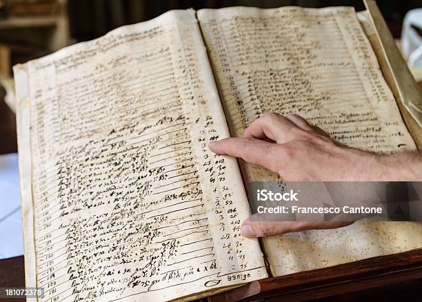 Antico Manoscritto Congregazione Budget - Fotografie stock e altre immagini di Antico - Vecchio stile - Antico - Vecchio stile, Barocco, Carta