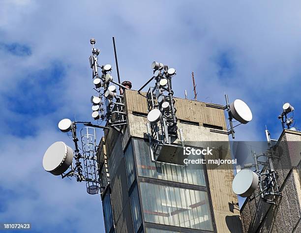 Parabola Antenne - Fotografie stock e altre immagini di Ambientazione esterna - Ambientazione esterna, Antenna - Attrezzatura per le telecomunicazioni, Antenna parabolica