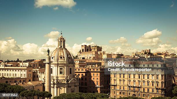 Horizonte De La Ciudad De Roma Foto de stock y más banco de imágenes de Roma - Italia - Roma - Italia, Aire libre, Anticuado