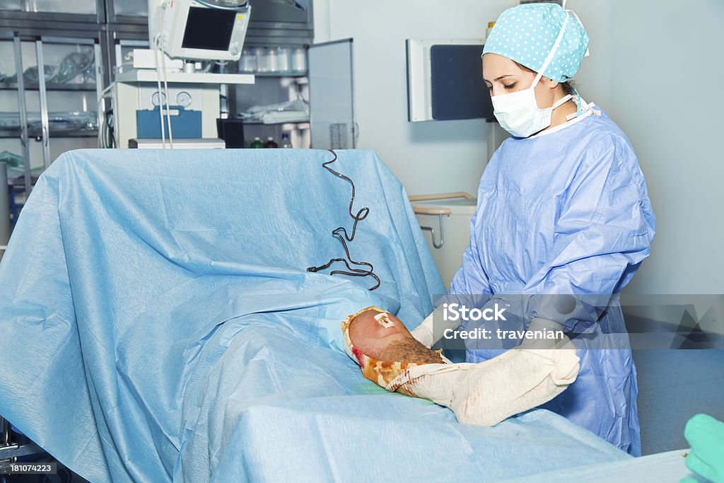 Joelho Cirurgia - Foto de stock de Adulto royalty-free