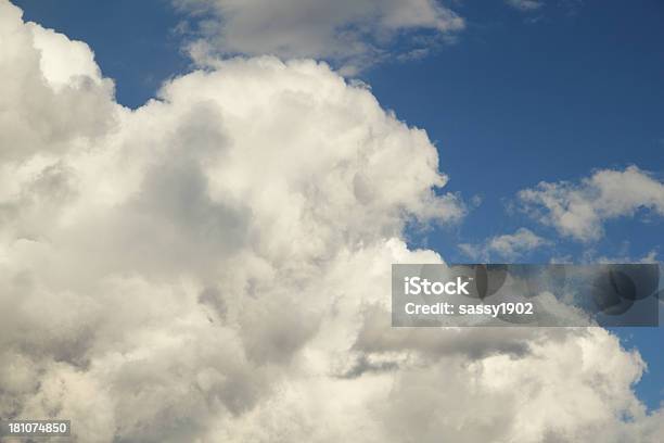 Nuvens Céu Azul Céu - Fotografias de stock e mais imagens de Ambiente dramático - Ambiente dramático, Aspiração, Azul