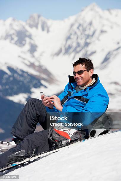 Sms Auf Der Piste Stockfoto und mehr Bilder von Alpen - Alpen, Berg, Drahtlose Technologie