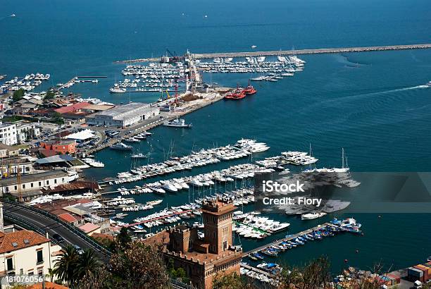 マリーナの上から - イタリアのストックフォトや画像を多数ご用意 - イタリア, ウォーターフロント, スループ型帆船