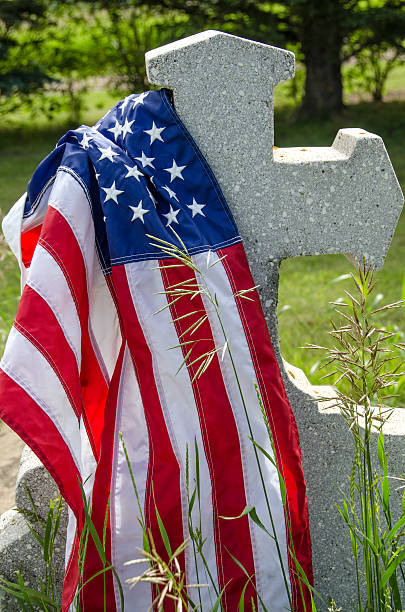istock United States Flag on Tombstone 181076095