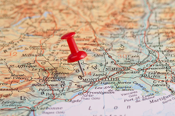istock traveling in the report 181076110