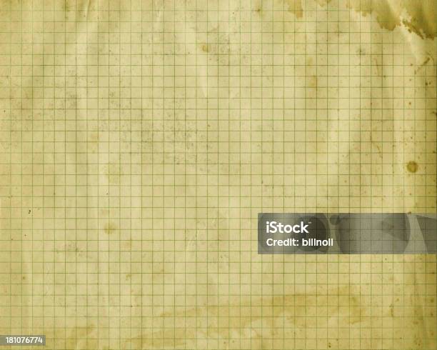 Distressed Green Millimeterpapier Stockfoto und mehr Bilder von Gelb - Gelb, Millimeterpapier, Alt
