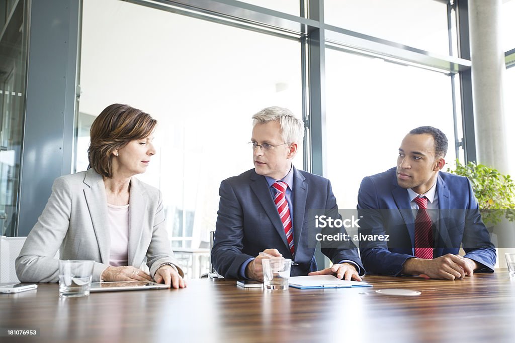 Gens d'affaires lors d'une réunion rencontrer - Photo de Adulte libre de droits