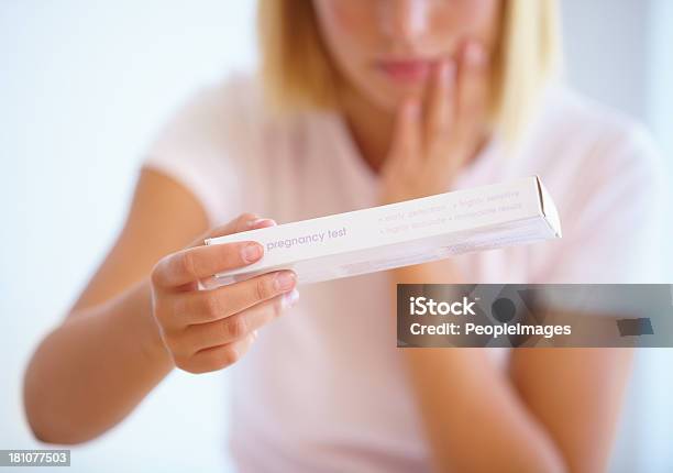 彼女をテスト - 十代の妊娠のストックフォトや画像を多数ご用意 - 十代の妊娠, 1人, お手洗い
