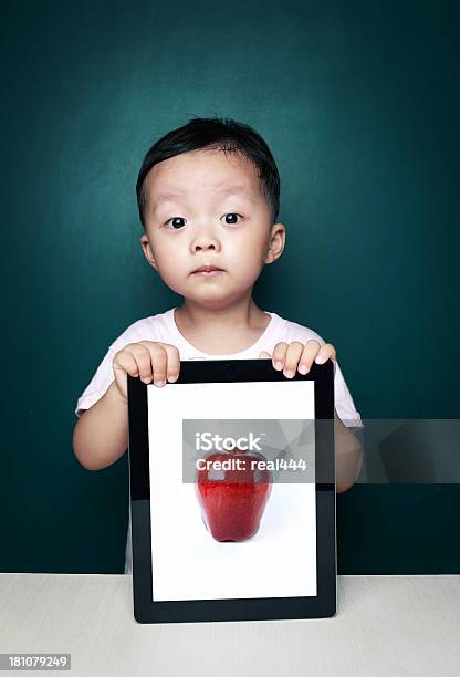 Kinder Und Tabletcomputer Stockfoto und mehr Bilder von 12-17 Monate - 12-17 Monate, Asiatischer und Indischer Abstammung, Asien
