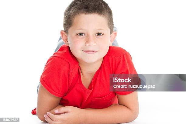 Retrato De Niño Atractivo Foto de stock y más banco de imágenes de 4-5 años - 4-5 años, 6-7 años, 8-9 años