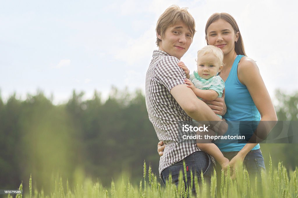 Família juntos ao ar livre - Royalty-free 20-24 Anos Foto de stock