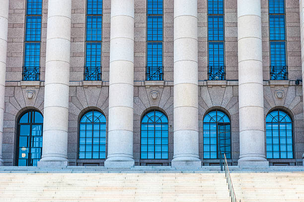 zbliżenie parlament house w helsinkach - corinthian courthouse column legal system zdjęcia i obrazy z banku zdjęć