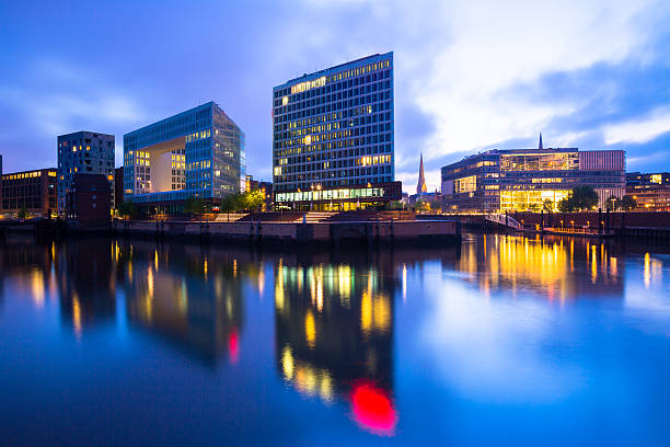 istock Office building on the island 181081417