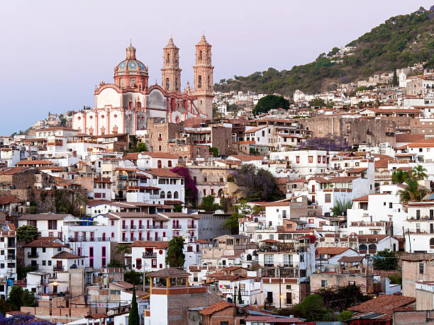 istock Church in colonial Taxco, Mexico 181083680