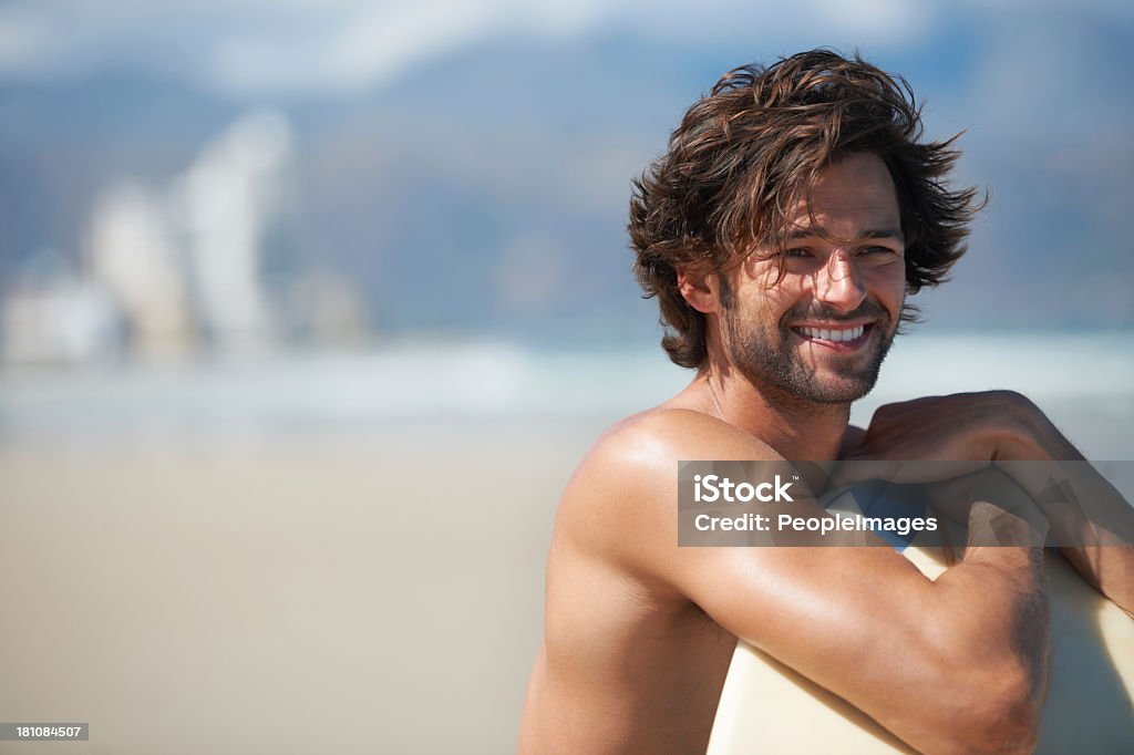 Così contenti di essere fuori in spiaggia - Foto stock royalty-free di A petto nudo