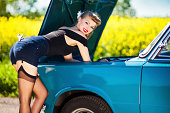 pin-up-girl-mit-dem-auto.jpg?b=1&s=170x170&k=20&c=dvWnJ1aAfOe8TKcJVC5MEgbzdLcyNq5LJn8rHHAW9v4=
