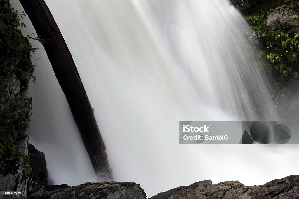 En cascada - Foto de stock de Agua libre de derechos