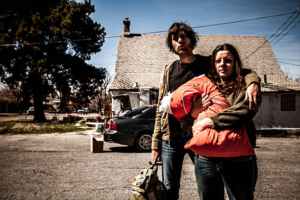 istock Homeless Couple 181088560
