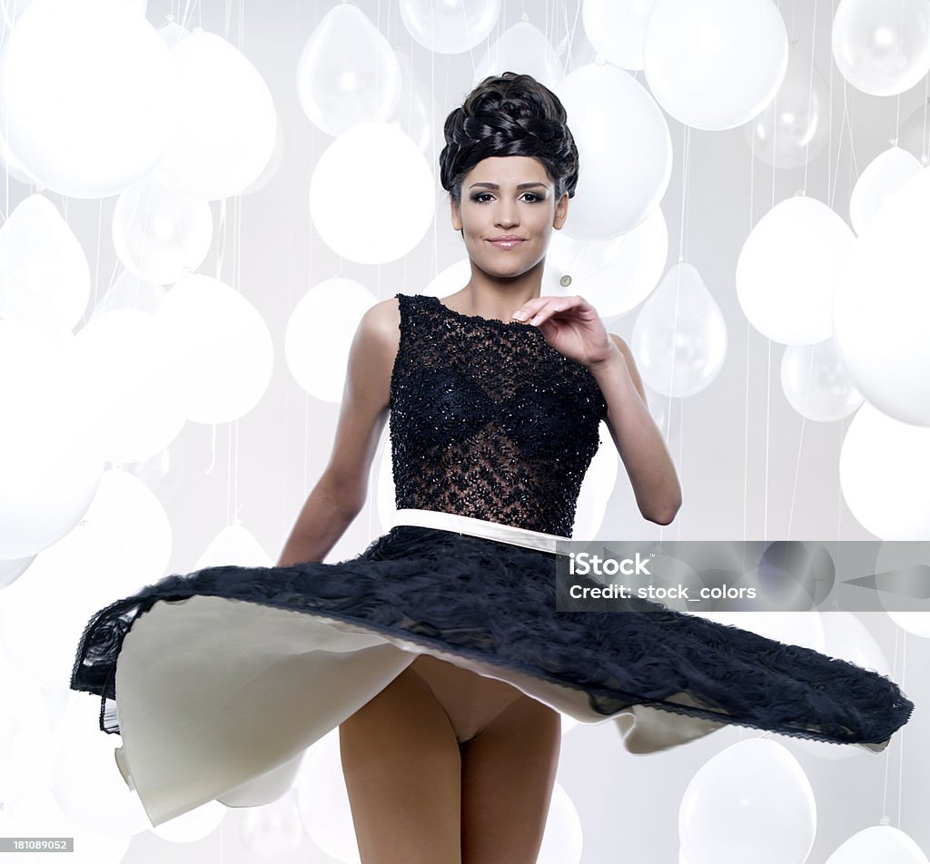 Frau mit fliegenden Kleid - Lizenzfrei Abschlussball-Kleid Stock-Foto