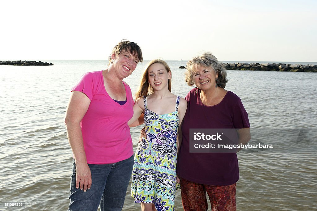 Família na praia - Foto de stock de 12-13 Anos royalty-free