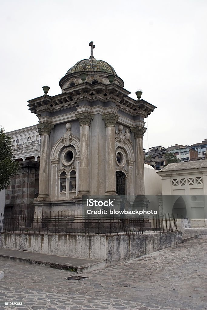 Quito: Krypta in dem Cementerio San Diego - Lizenzfrei Begräbnisstätte Stock-Foto