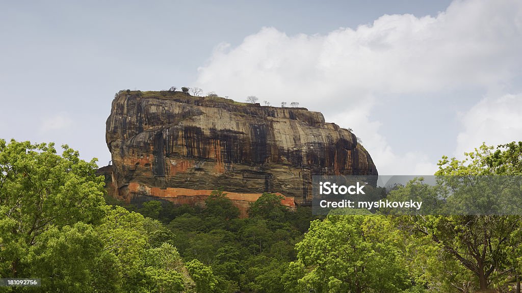 Leone roccia di Sigiriya - Foto stock royalty-free di Parco nazionale di Yala