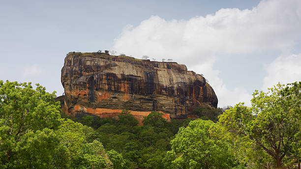 istock Lion's rock, Sigiriya 181092756