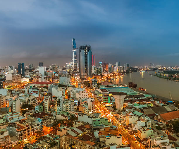 istock HO CHI MINH CITY SKYLINE - Dusk View 181093918