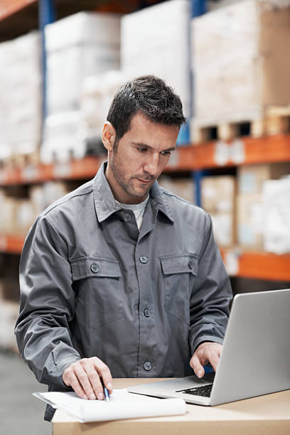 istock Keeping track of the inventory 181093933