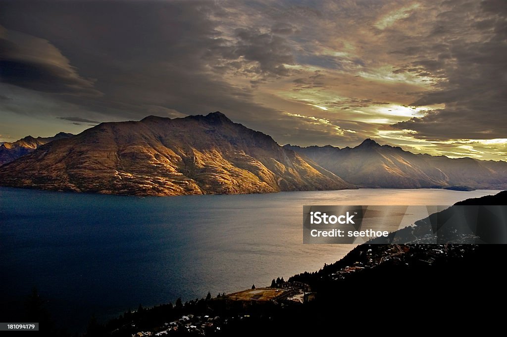 Erstaunliche Sonnenuntergang in Queenstown - Lizenzfrei Berg Stock-Foto